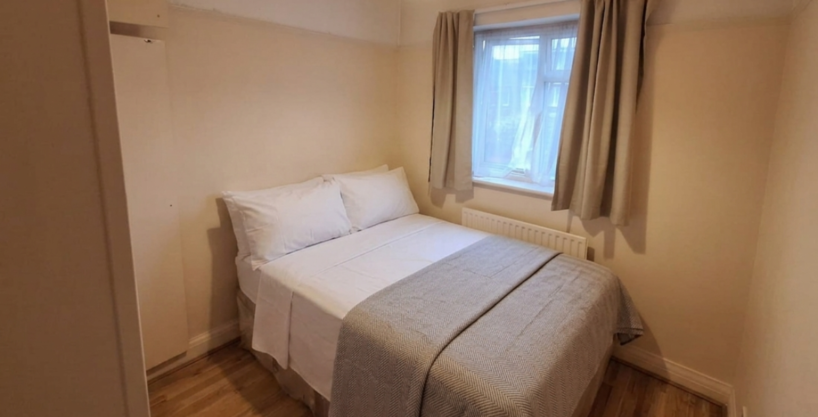 Room for rent in london